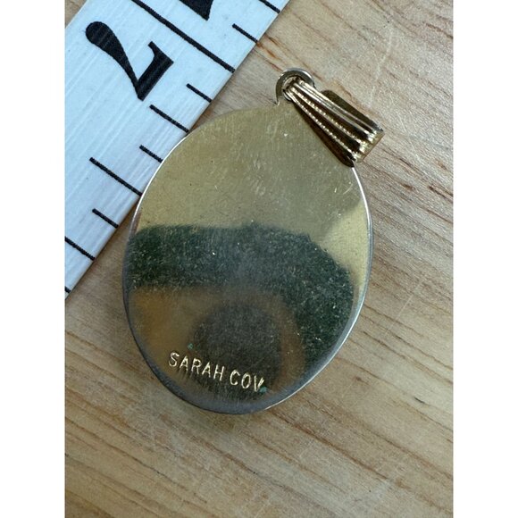 Vintage Sarah Coventry Black Cameo Pendant Gold Tone Victorian Style Oval Jewelr - Picture 6 of 6